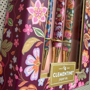 NWT! Elegant set of 3 pens in beautiful floral design